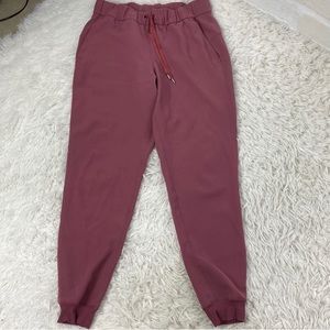 Lululemon On The Fly Jogger Misty Merlot